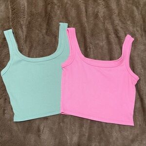 Set of 2 Cropped Tank Tops